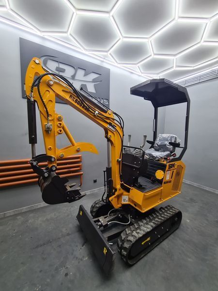 Мини-экскаватор Berger Kraus BK800BSR с поворотной стрелой, регулируемыми гусеницами и ковшом 380 мм BK800BSR_380__ фото