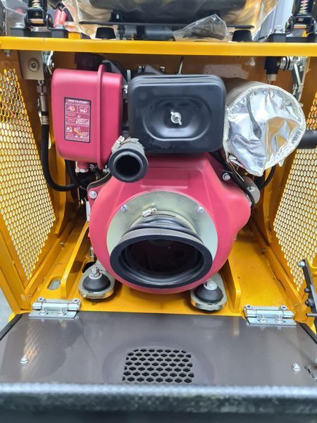 Мини-экскаватор Berger Kraus BK800BSR в комплекте с принадлежностями BK800BSR_kpl_ фото