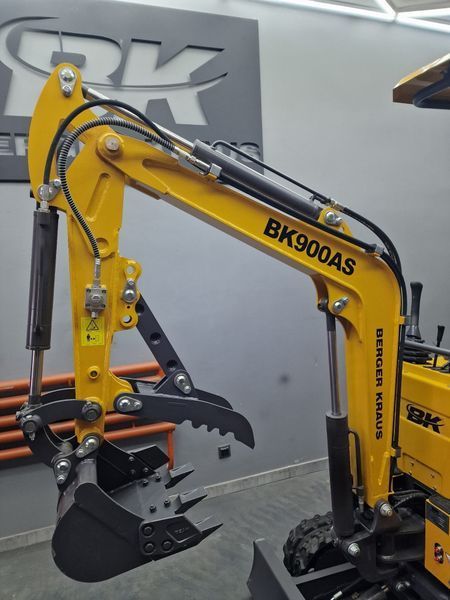 Мини-экскаватор Berger Kraus BK900AS с поворотной стрелой в комплекте с аксессуарами BK900AS_381_ фото