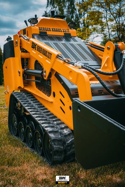 Міні-навантажувач гусеничний 327T KUBOTA 25KM TY-327T фото