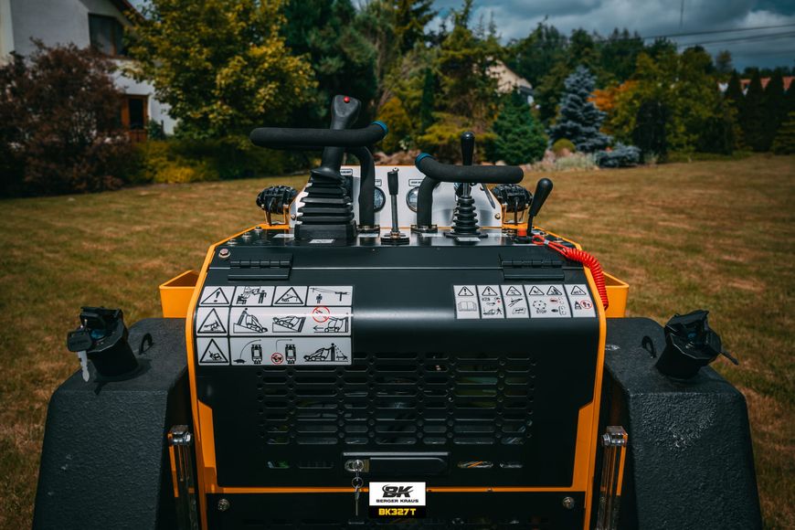 Міні-навантажувач гусеничний 327T KUBOTA 25KM TY-327T фото