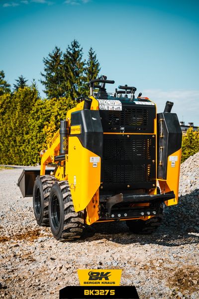 Мини-погрузчик фронтальный 327S KUBOTA 25KM TY-327S фото